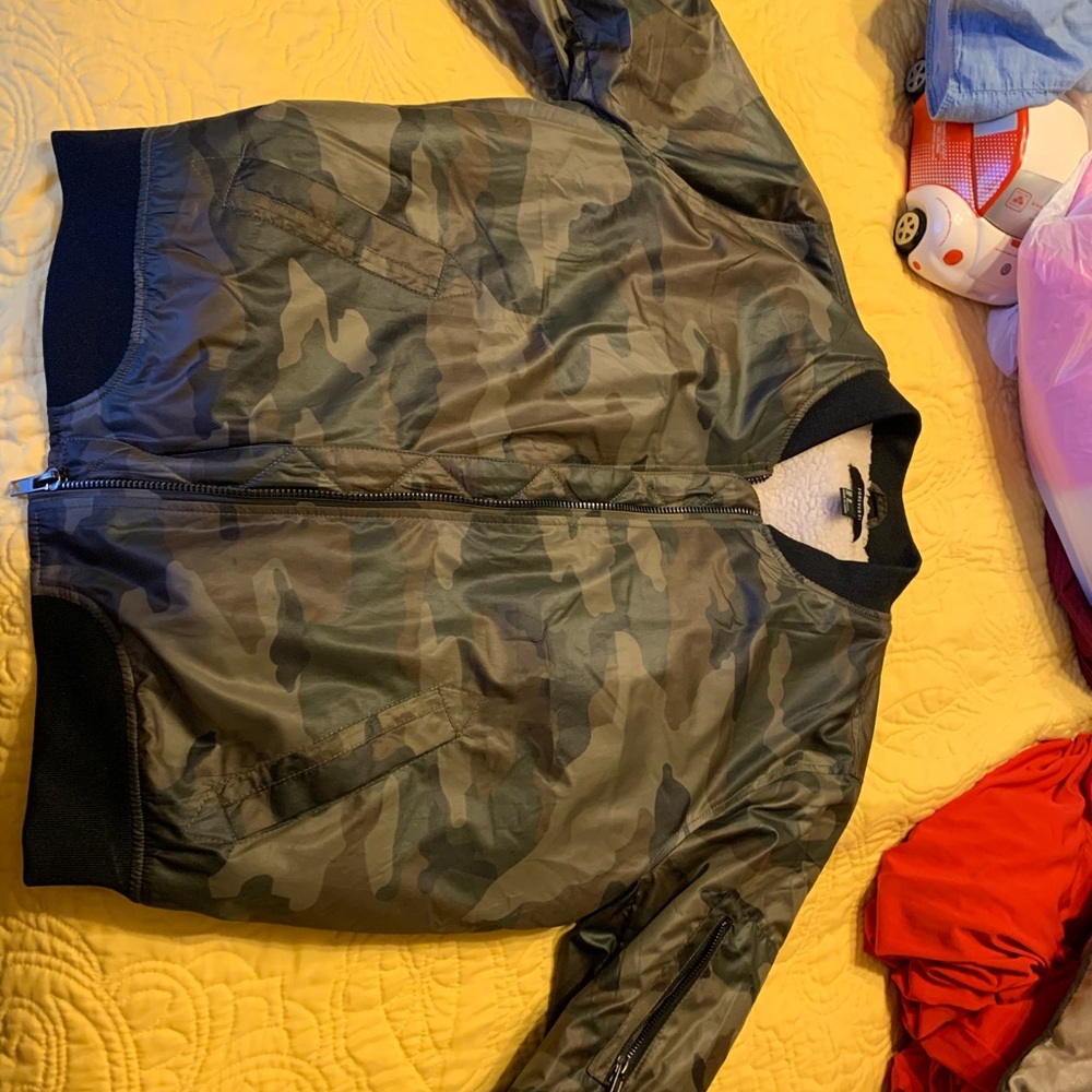 Jacket Forever 21 Camouflage bomber